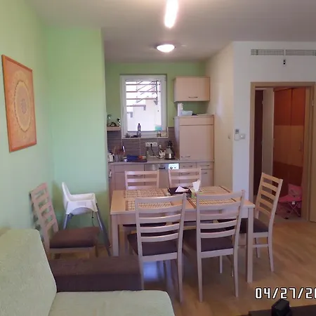 Nia Csaladi Apartamento Bük